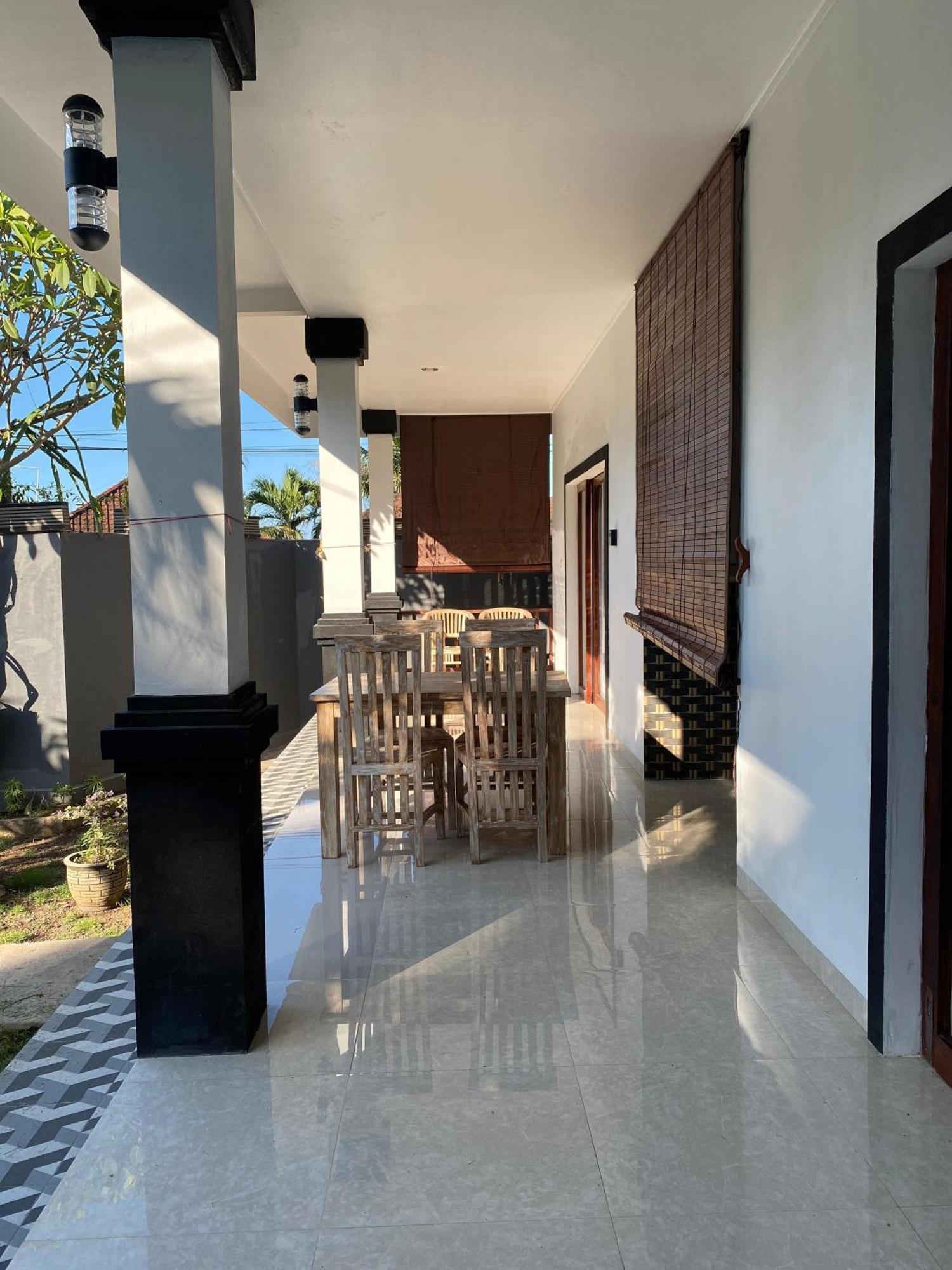 Coconut Beach Bungalows & Warung 2 Amed  Exterior photo